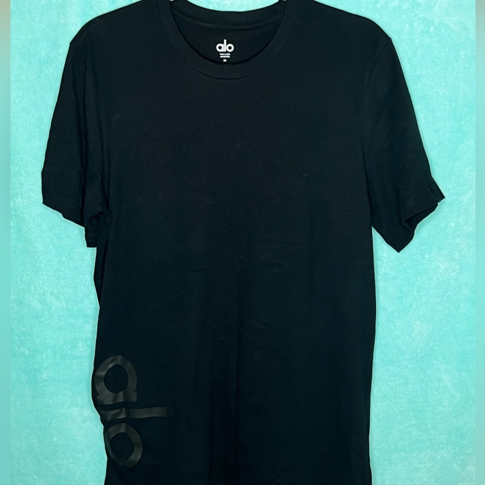 NWOT Alog Yoga- Black Logo Tee